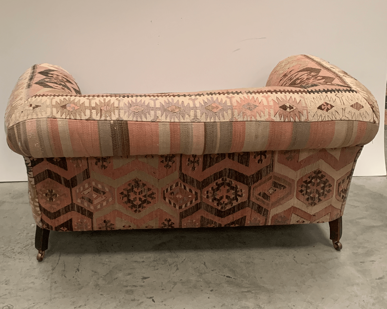 Vintage Chesterfield Sofa - kilimfurniture