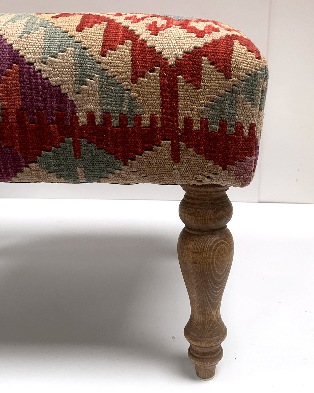 kilimfurniture Sedir dark brown leg